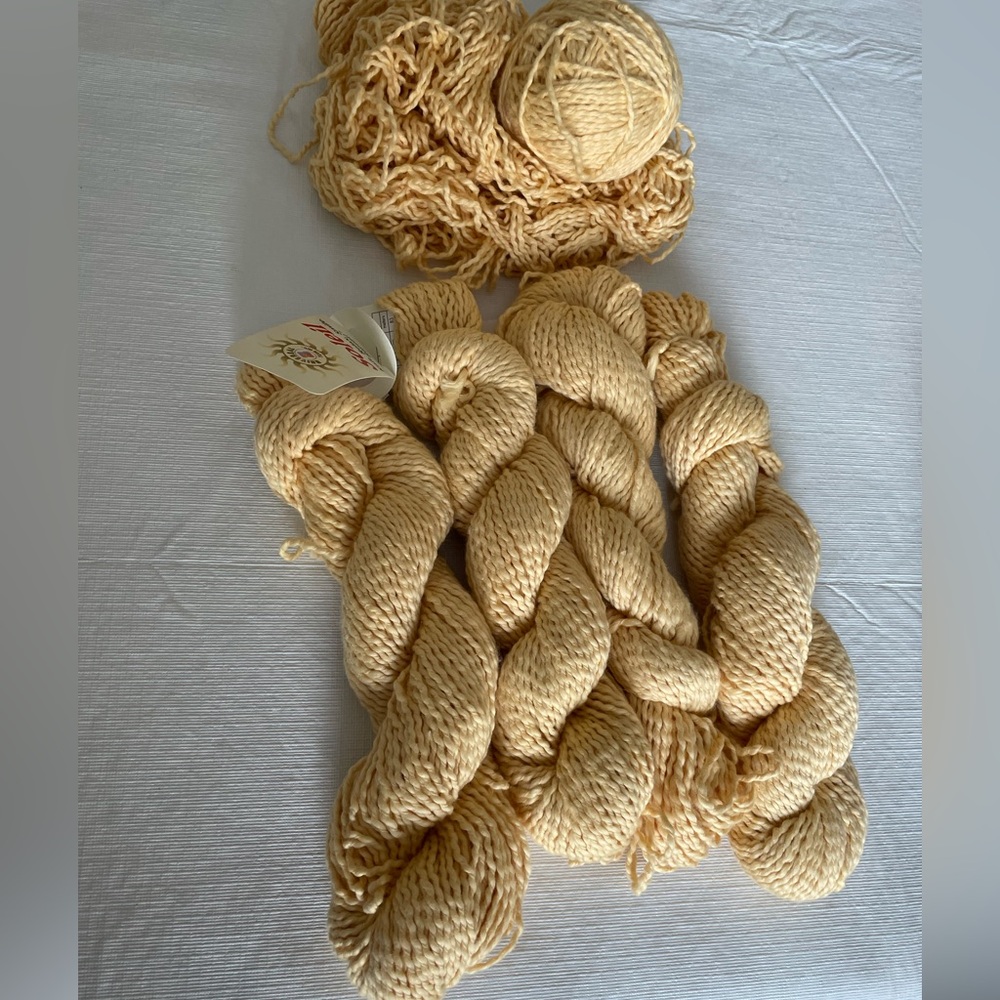 Universal Yarn Soleil